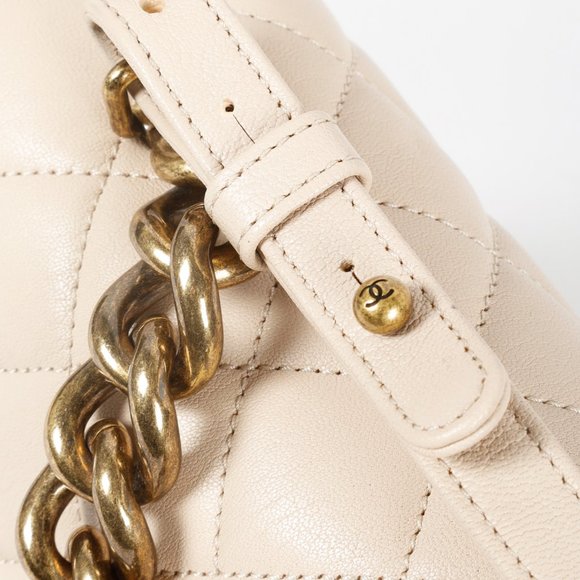 Chanel Large Beige Trapezio Flap Bag - Picture 11 of 16